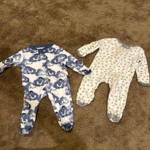 Newborn onesies lot